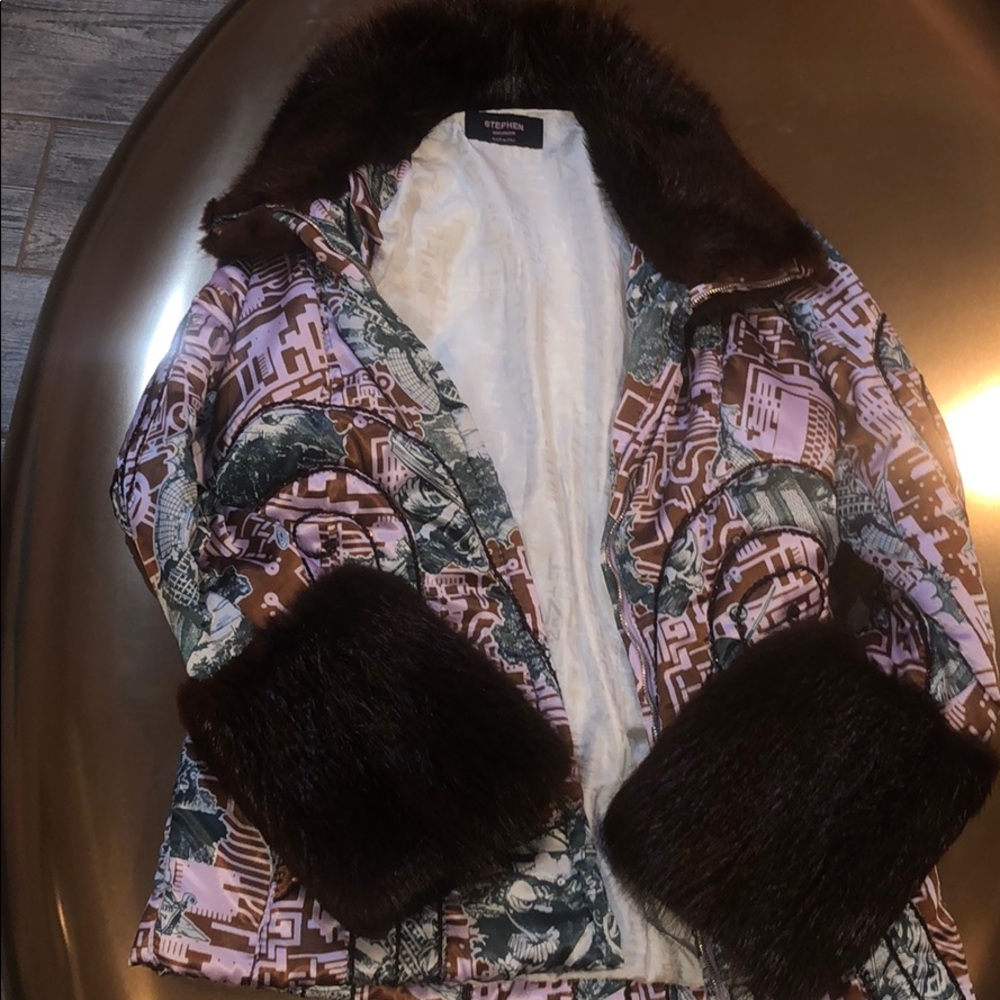 Dressy short coat with fur on neckline and cuffs - Picture 2 of 8